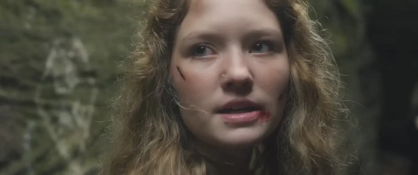 Muriel Warrington (Makenna Weyburne)