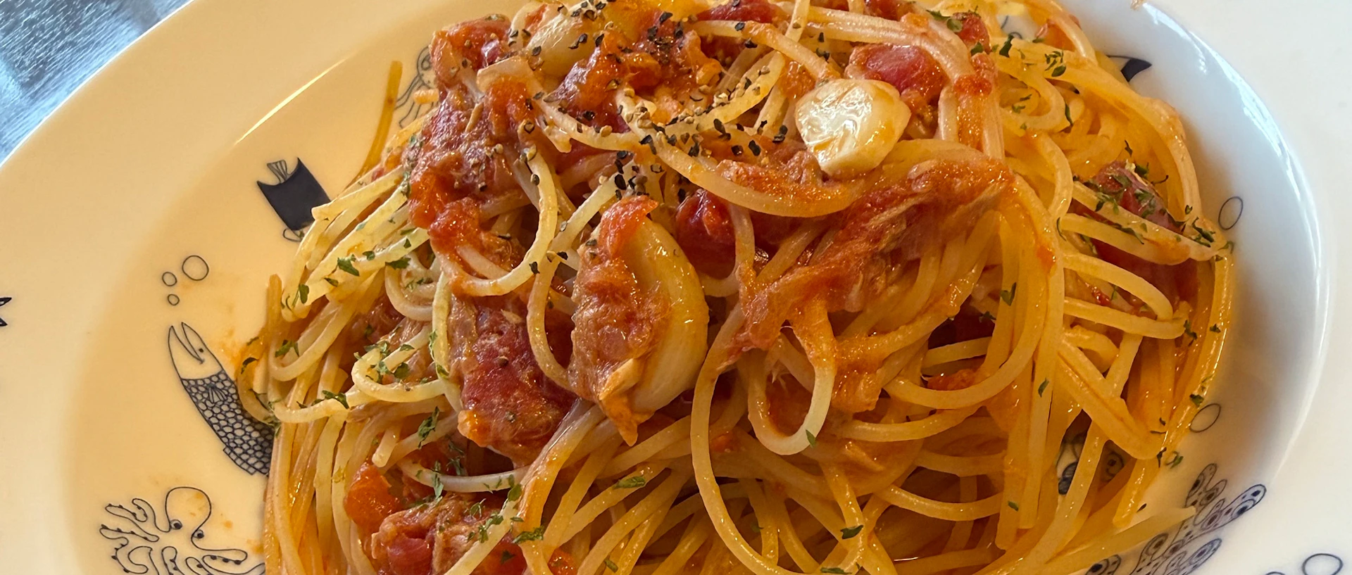 ツナとトマトソースのパスタ